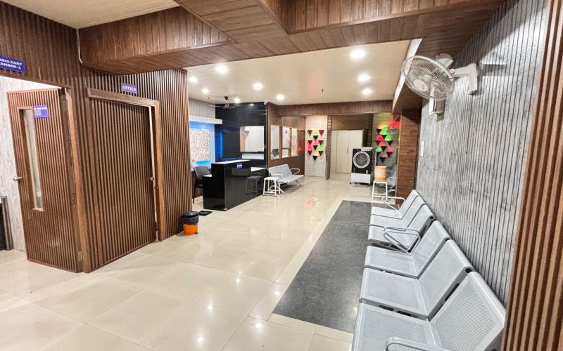 AMH - Aradhya Multispeciality Hospital Nagpur Best Laser Piles Fissure and Fistula Surgery Hospital Nagpur Maharashtra Patient Waiting Area 1