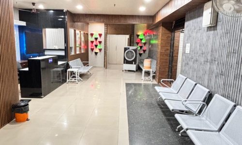 AMH Aradhya Multispeciality Hospital Nagpur Best Laser Piles Fissure and Fistula Surgery Hospital Nagpur Maharashtra Patient Waiting Area